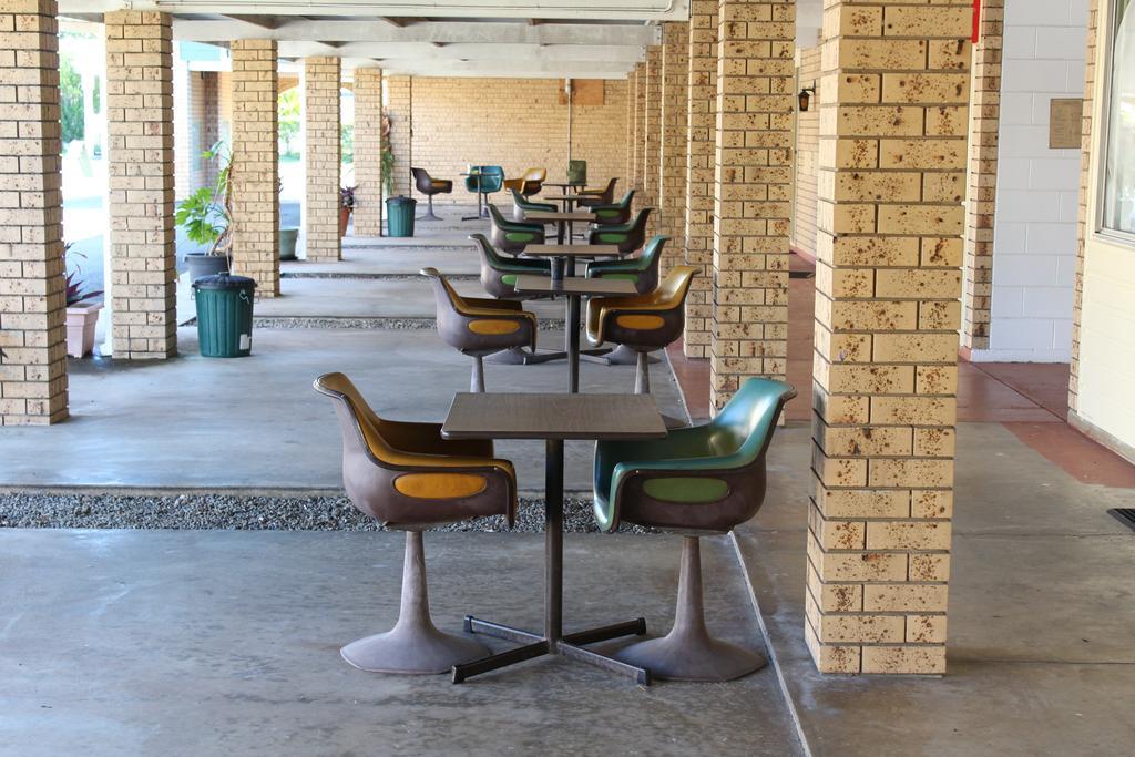 Sun Plaza Motel - Mackay Eksteriør bilde