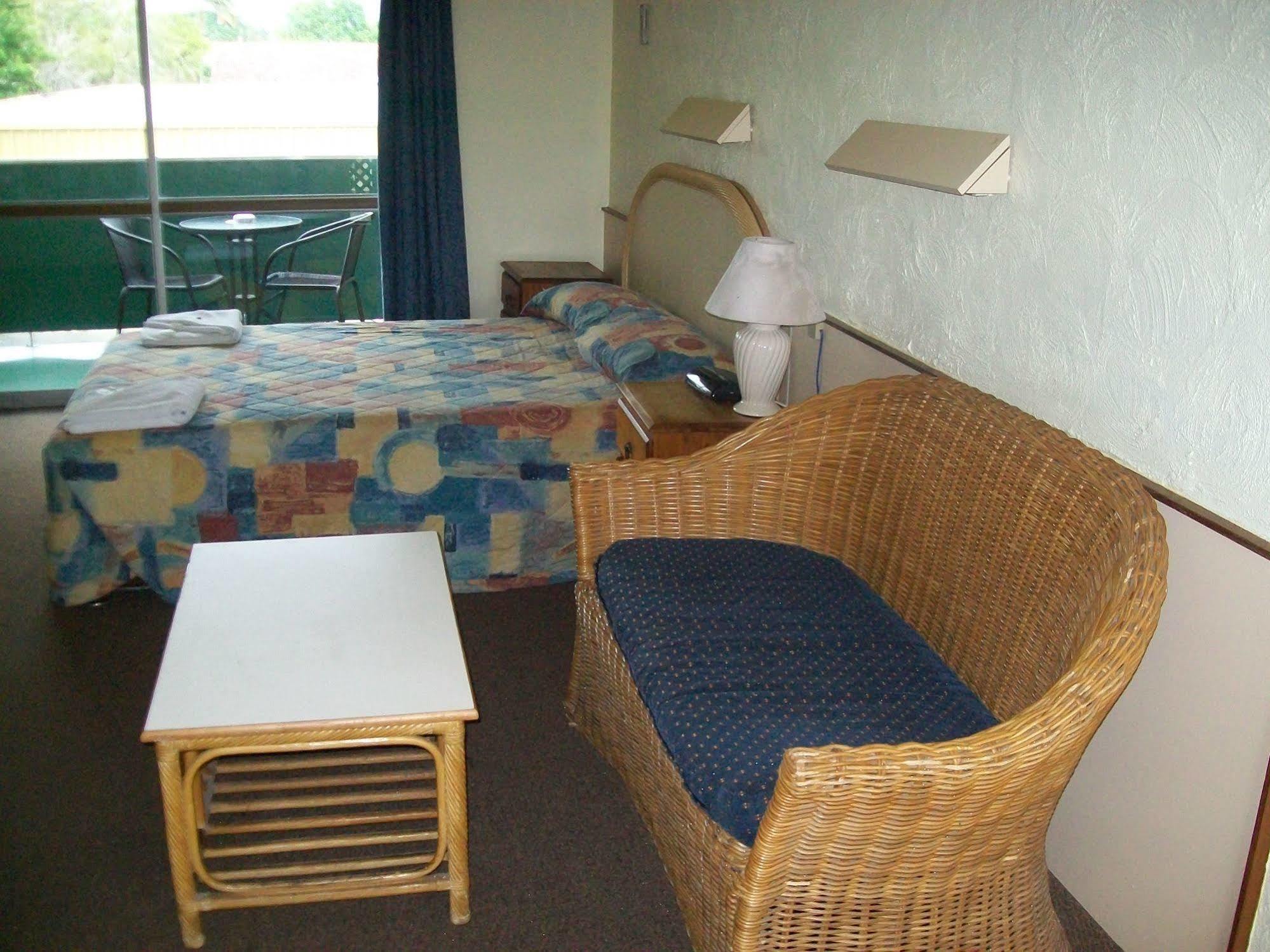 Sun Plaza Motel - Mackay Eksteriør bilde