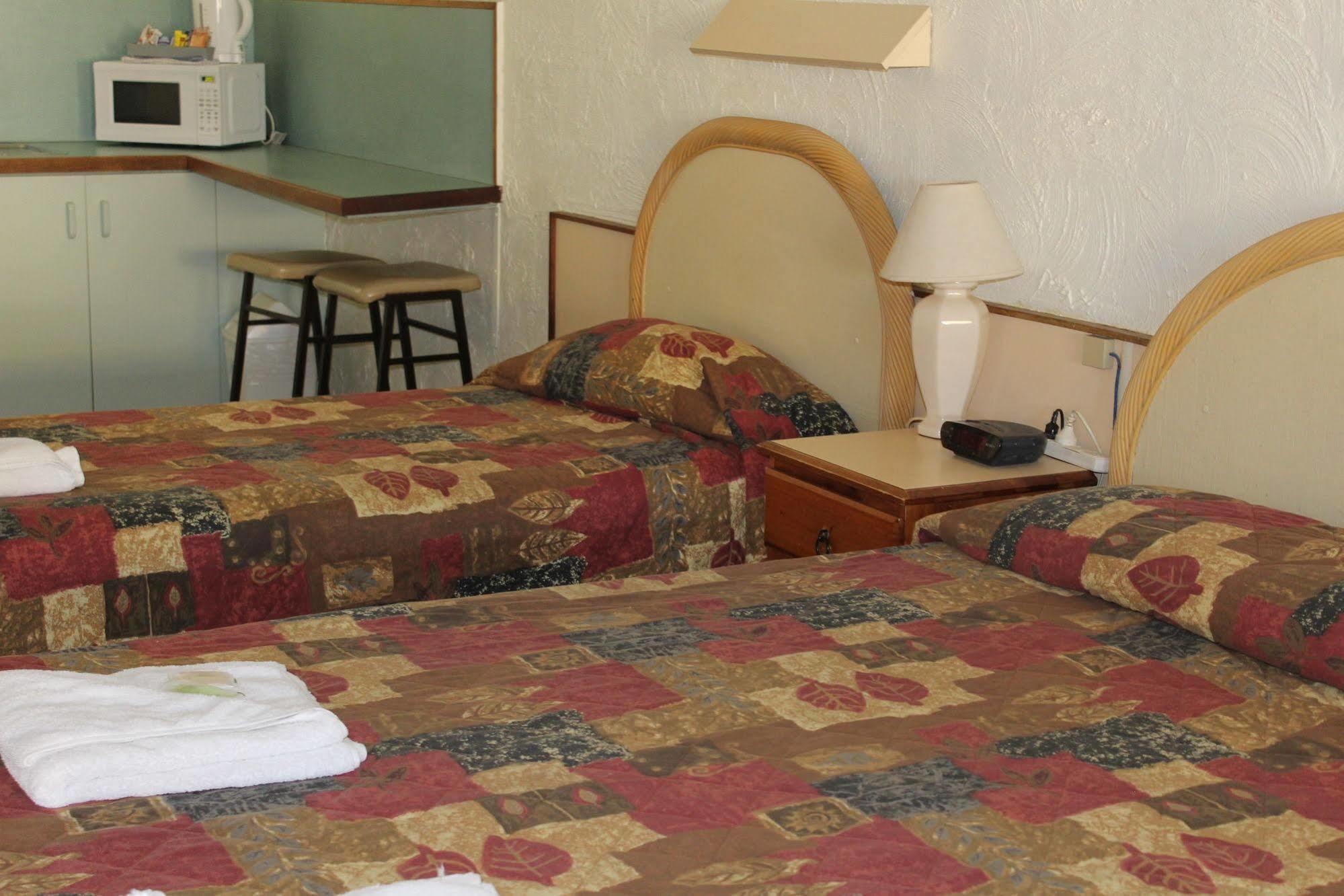 Sun Plaza Motel - Mackay Eksteriør bilde